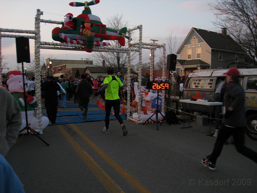 Holiday Hustle 5K 2009 570.jpg - The 2009 running of the Holiday Hustle 5K put on by Running Fit in Dexter Michigan on a sunny but 28 degree on December 5, 2009.